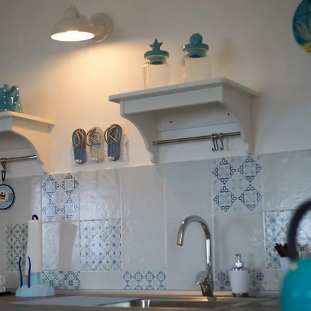 Blue House By Perry-holiday Apartment